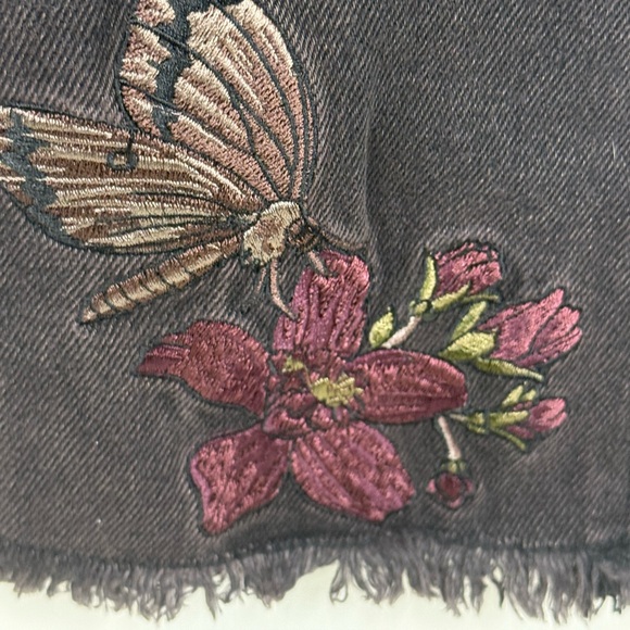 Disturbia Valerie Floral Moth Embroidered Mom Jeans - Picture 4 of 9